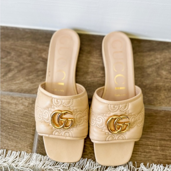 Gucci Jolie GG Matelassé Slide
Sandal (Women) - Picture 1 of 3